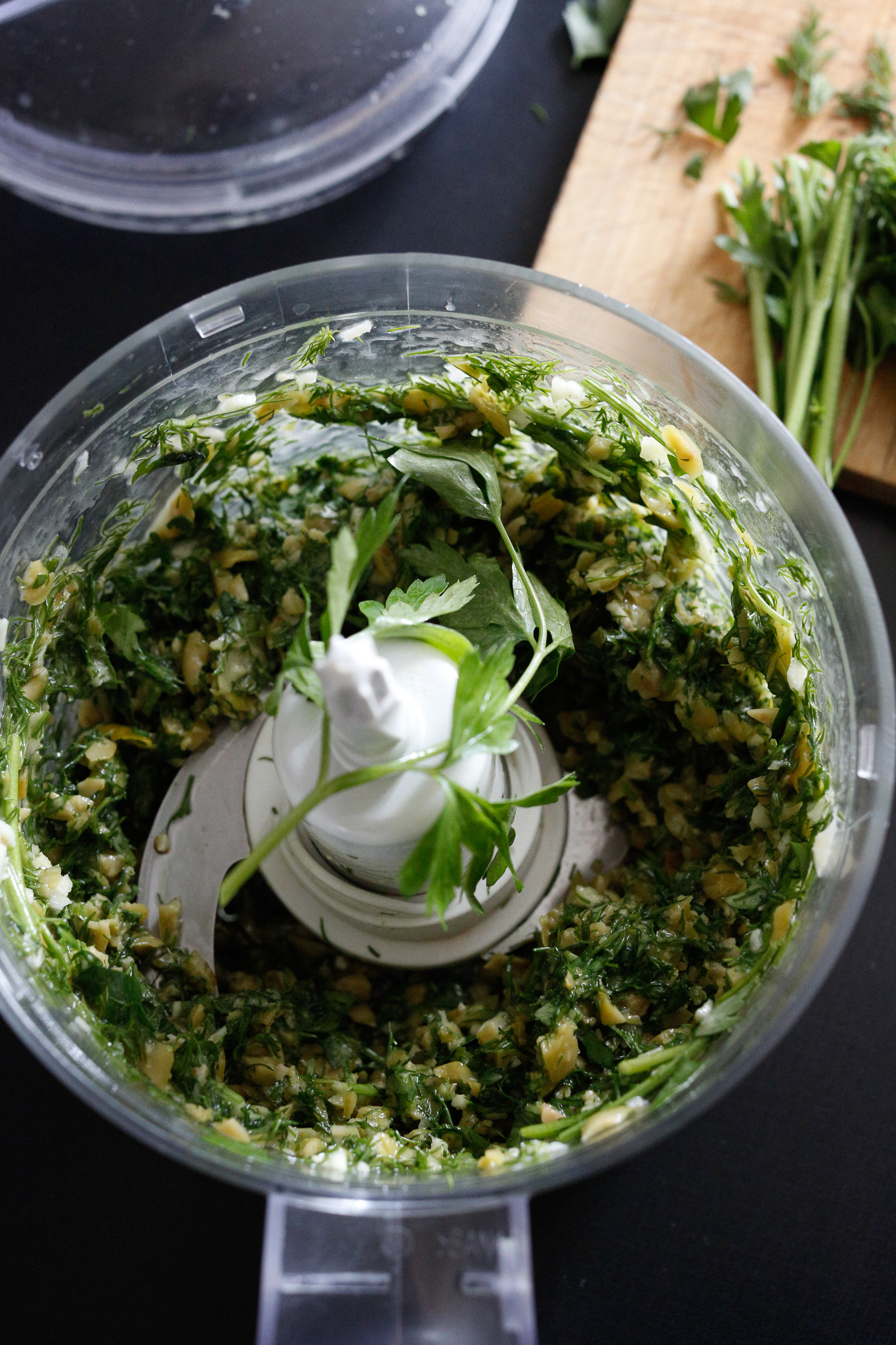 You can see here that the parsley stems have a hard time being broken down. It's better to de stem your parsley.