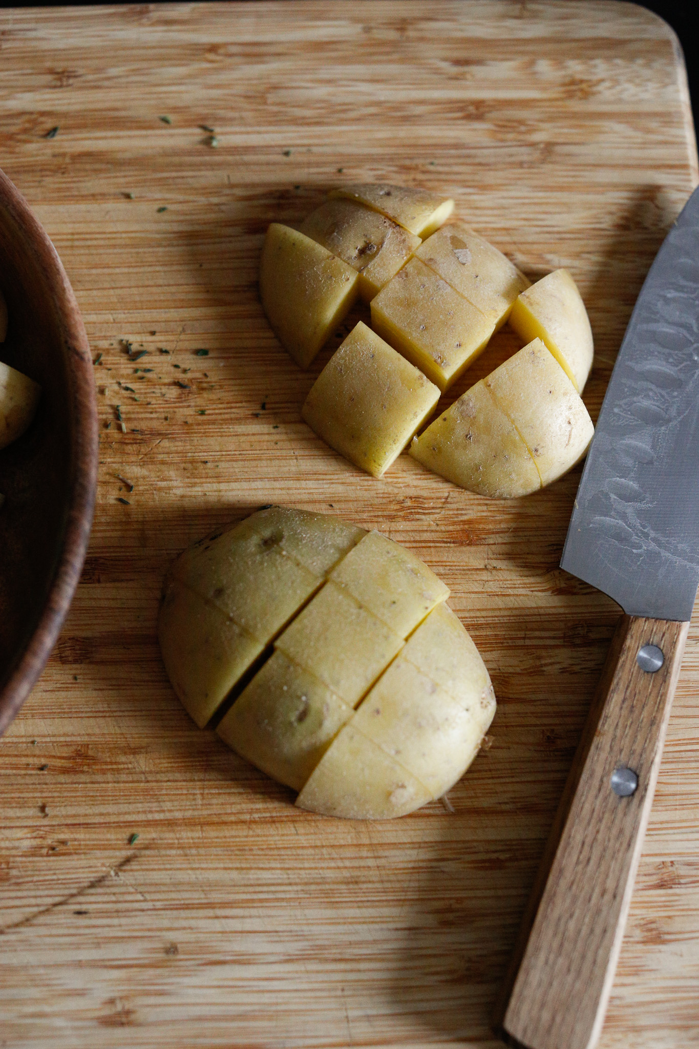 Prepare your potatoes. I like to keep the skin on but feel free to peel them if you prefere. Cut them up in a dice size that sounds yummy to you. I like a medium dice.