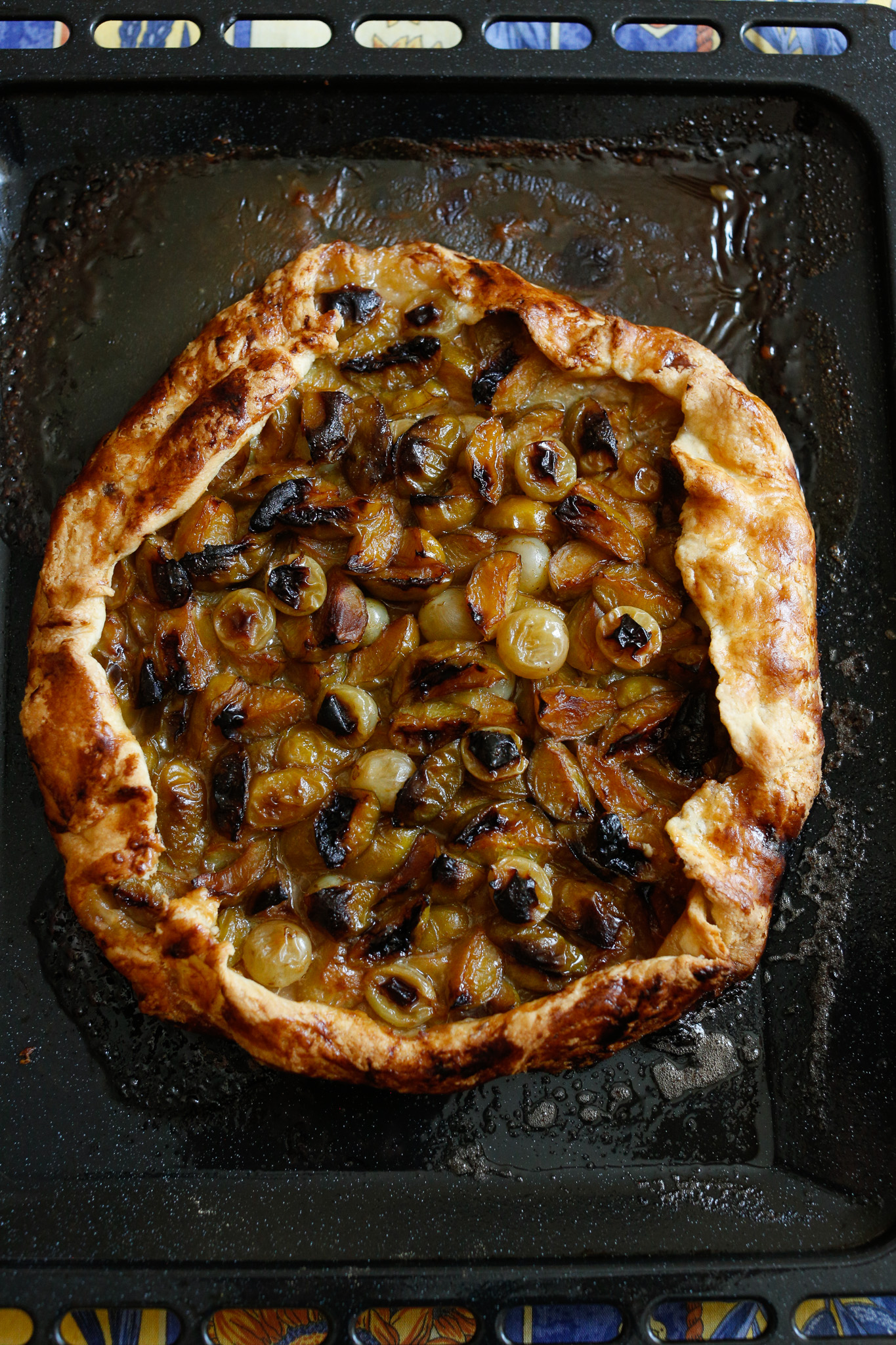 Pop her into the oven and out she comes looking like this after about 45 minutes. Please note that each oven is different and cook time can vary largely from 1 minute to 20 minutes no joke!